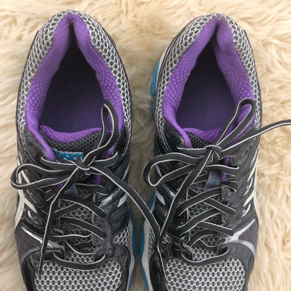 Women’s ASICS - Picture 4 of 6